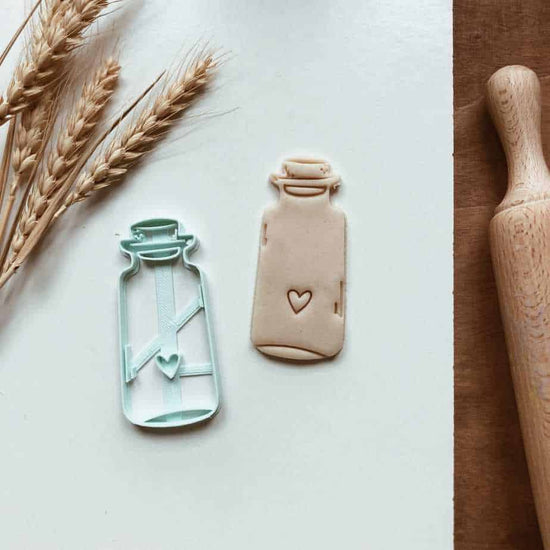 Cookie cutter “Love bottle”