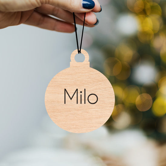 Bola de Navidad nombre madera